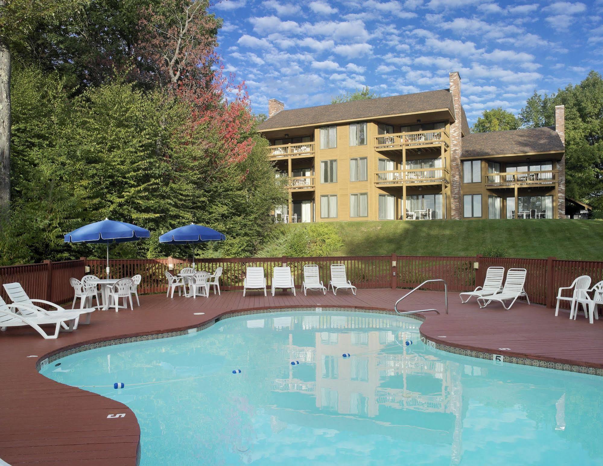 The Summit Resort Weirs Beach Exterior photo